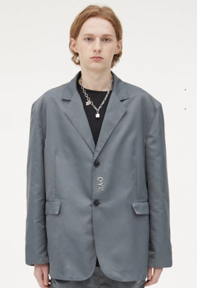 オーワイ(OY) METAL LOGO NYLON BLAZER-DARK GREY