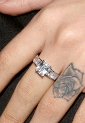 BLACKPURPLE (ブラックパープル) Princess Baguette Ring