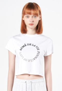 アクメドラビ(acme' de la vie) CIRCLE LOGO ARTWORK CROP TOP SHORT SLEEVE T-SHIRT WHITE
