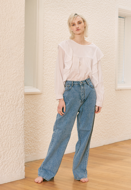 TMO BY 13MONTH（ティーエムオーバイサーティンマンス）ROUND FRILL BLOUSE (WHITE)