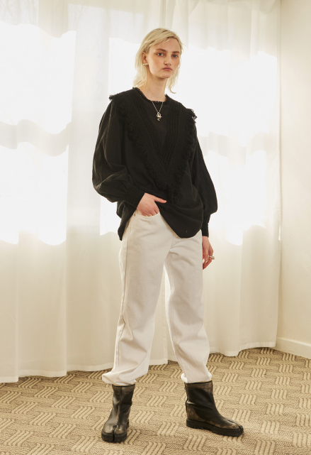 TMO BY 13MONTH（ティーエムオーバイサーティンマンス）TASSEL DETAIL BLOUSE (BLACK)