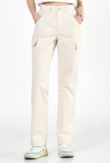 アクメドラビ(acme' de la vie) A LOGO EMBLEM EMBROIDERY CARGO PANTS IVORY