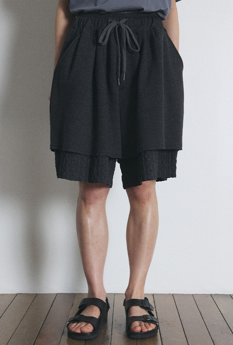 A NOTHING (エーナッシング) TWISTED ELASTIC LAYERED 1/2 PANTS (Charcoal)