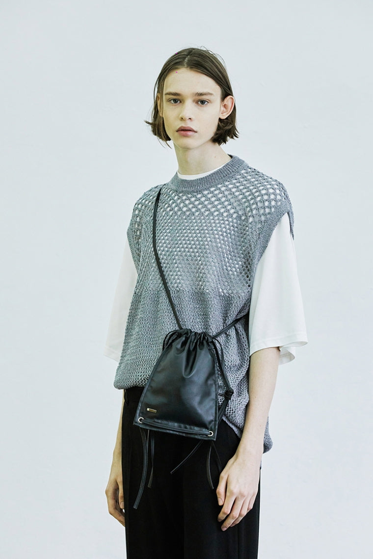 SSY(エスエスワイ)  carbon touch sacoshe mini bag black