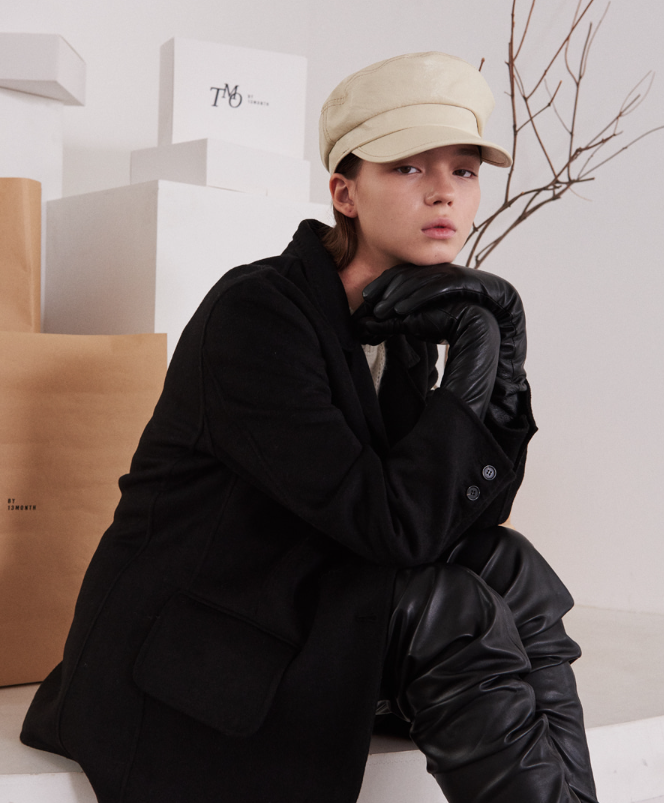 TMO BY 13MONTH（ティーエムオーバイサーティンマンス）LEATHER GREEK FISHERMAN CAP (IVORY)