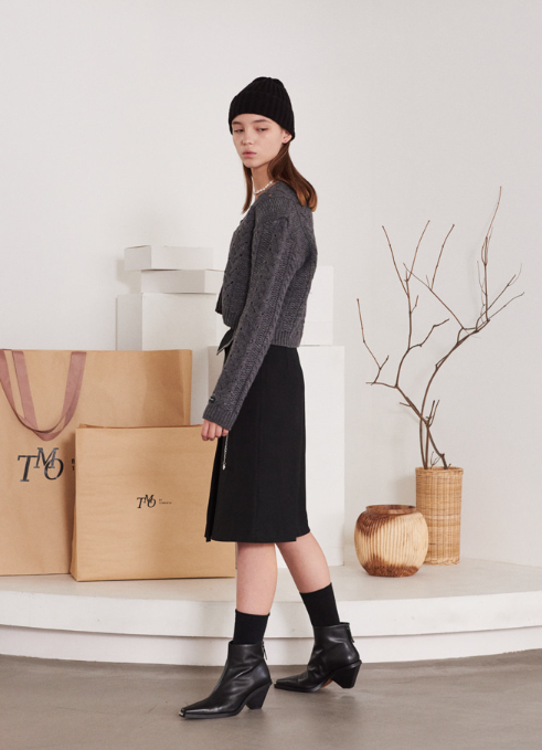 TMO BY 13MONTH（ティーエムオーバイサーティンマンス）TWISTED SHORT WOOL CARDIGAN (GRAY)