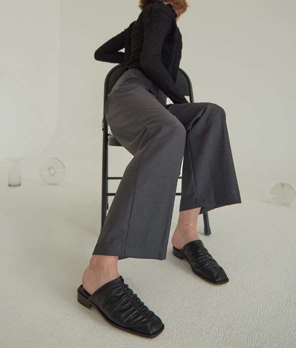 TMO BY 13MONTH（ティーエムオーバイサーティンマンス）[VERONICA X TMO] SHIRRING BLOAFER (BLACK)