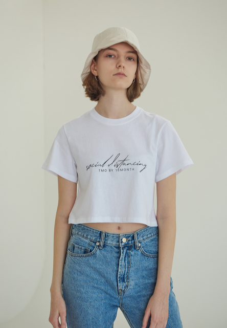 TMO BY 13MONTH（ティーエムオーバイサーティンマンス）SOCIAL DISTANCING CROP T-SHIRT (WHITE)