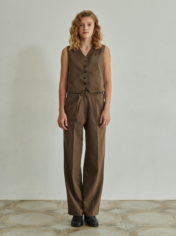 TMO BY 13MONTH（ティーエムオーバイサーティンマンス）BANDING SETUP SLACKS (BROWN)