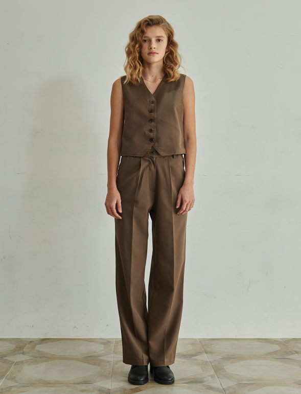 TMO BY 13MONTH（ティーエムオーバイサーティンマンス）V-NECK BUTTON VEST (BROWN)