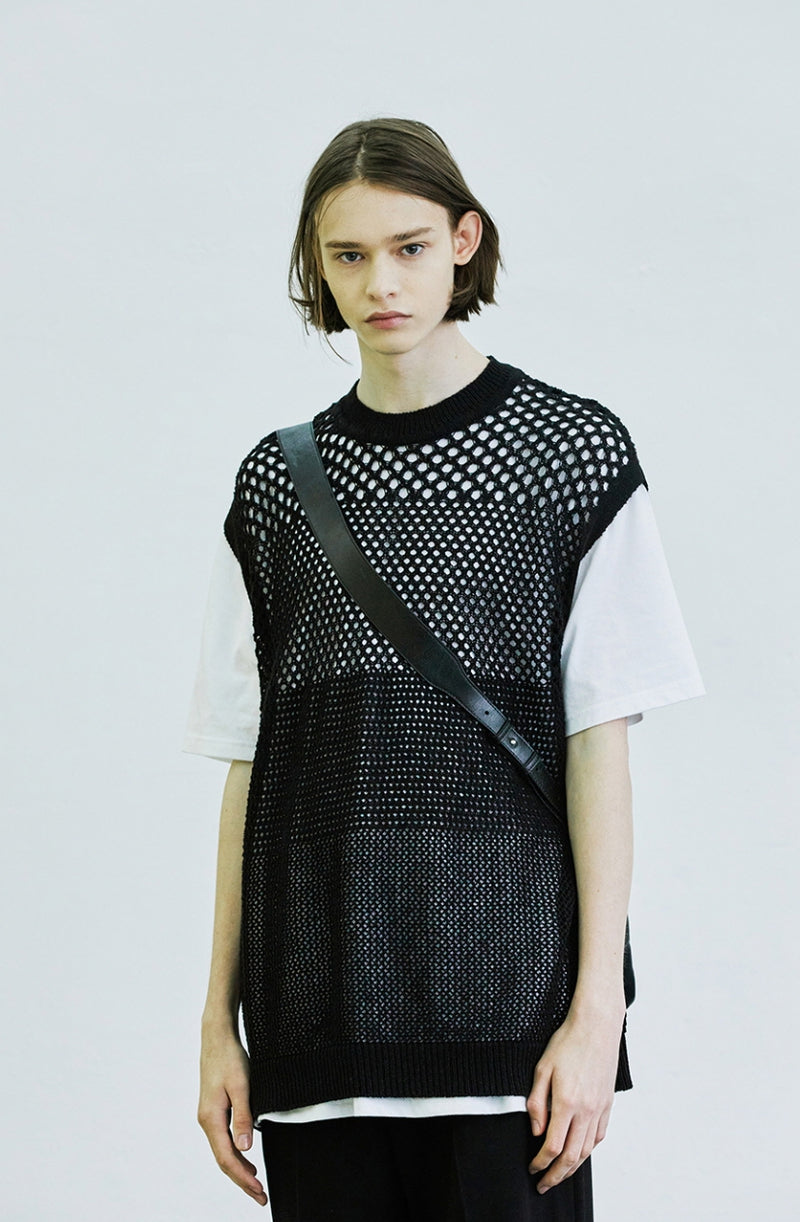 SSY(エスエスワイ)  gradation punching knit vest black