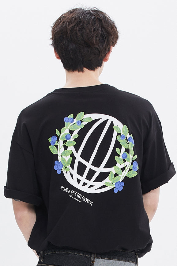 ROMANTIC CROWN(로맨틱 크라운) GLOBE BERRY TEE_BLACK