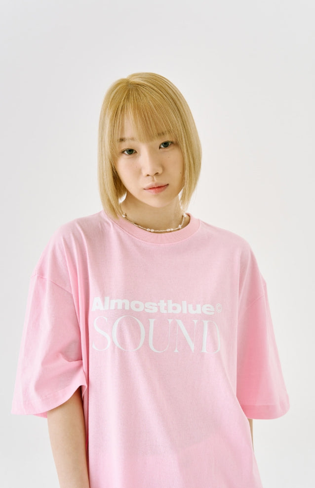 オルモストブルー(Almost Blue) ALMOSTBLUE SOUND LOGO T-SHIRT - LIGHT PINK