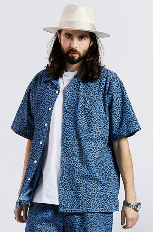 セイントペイン(SAINTPAIN) SP OVER FIT DENIM LEOPARD OPEN COLLAR SHIRTS-LIGHT BLUE