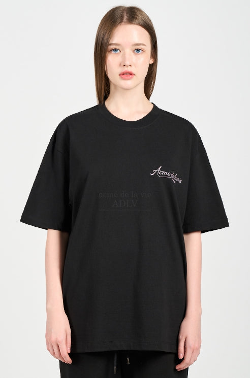 アクメドラビ(acme' de la vie) PEARL PRINTING LOGO SHORT SLEEVE T-SHIRT BLACK