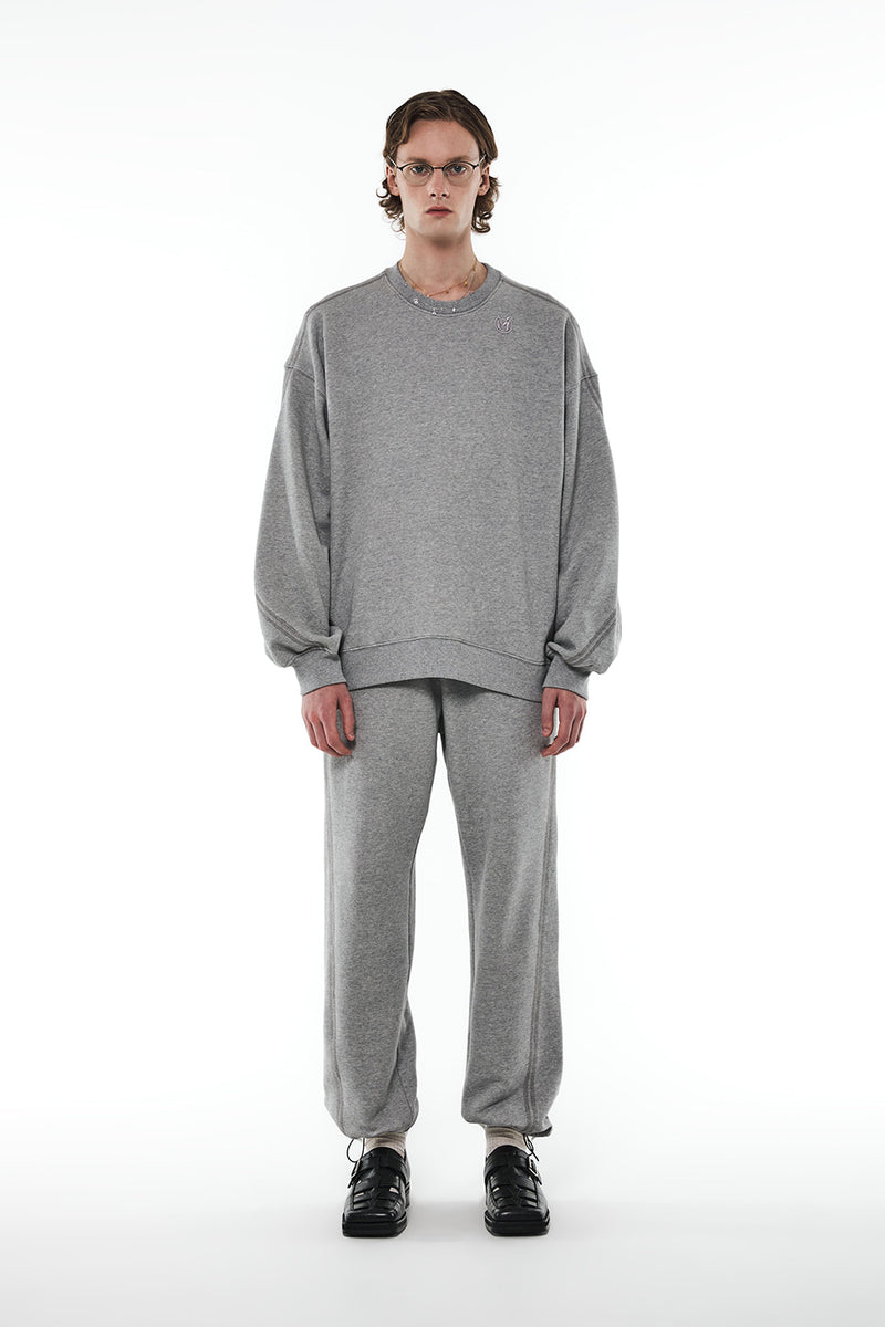 MMIC(エムエムアイシー) CURVE STITCHED SWEATSHIRT GY