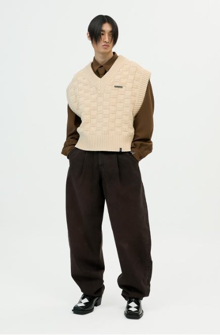 イーエスシースタジオ(ESC STUDIO) v-neck knit vest and brooch(beige)