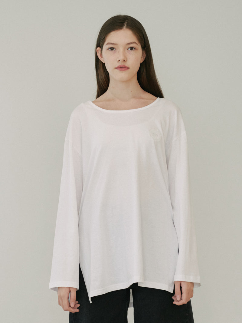 TMO BY 13MONTH（ティーエムオーバイサーティンマンス）SIDE SLIT T-SHIRT (WHITE)