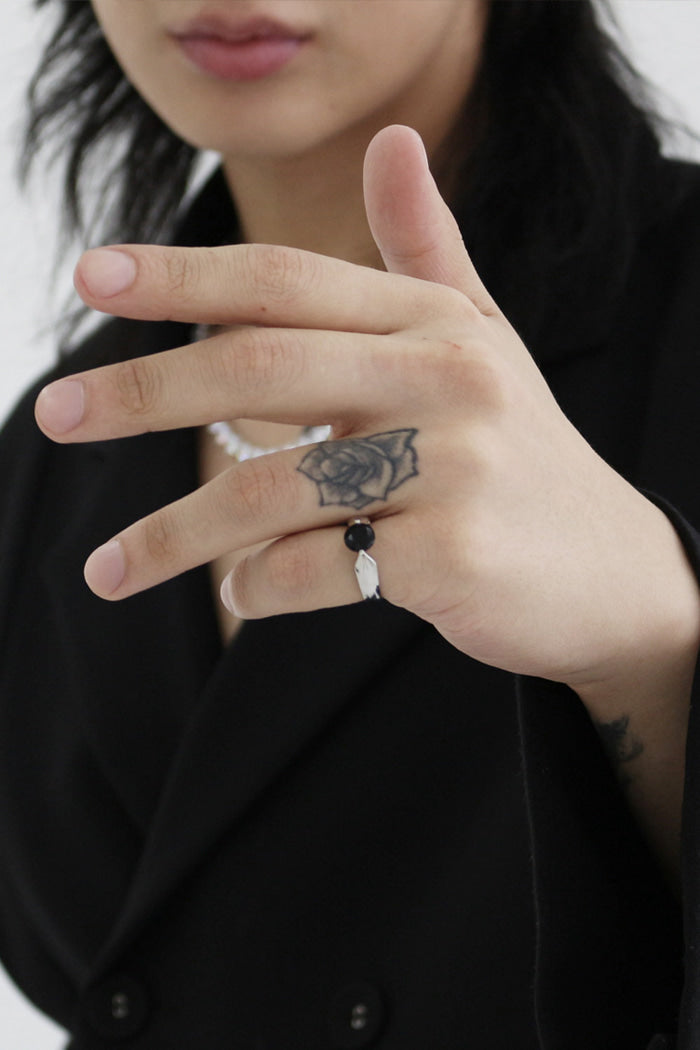 BLACKPURPLE (ブラックパープル)  Petit clover ring