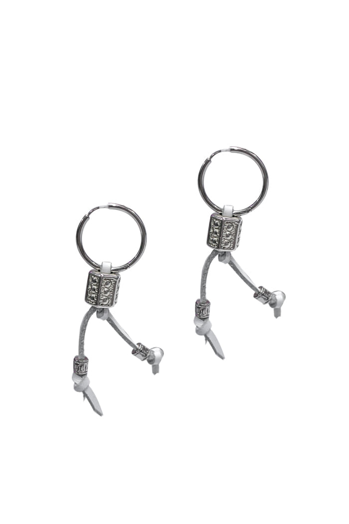 BLACKPURPLE (ブラックパープル) BYBE Leather Piercing - White