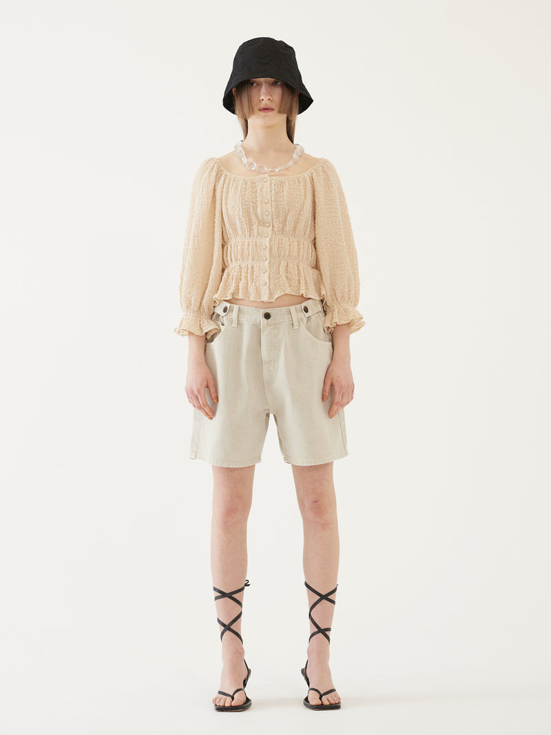 TMO BY 13MONTH（ティーエムオーバイサーティンマンス）SHIRRING SQUARE BLOUSE (IVORY)
