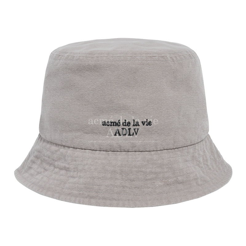 アクメドラビ(acme' de la vie)   BASIC LOGO WASHING BUCKET HAT GREY