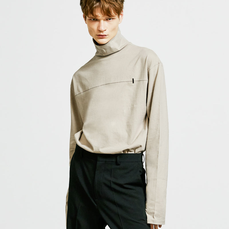 SSY(エスエスワイ)  back button long sleeve chest tip turtle neck ivory