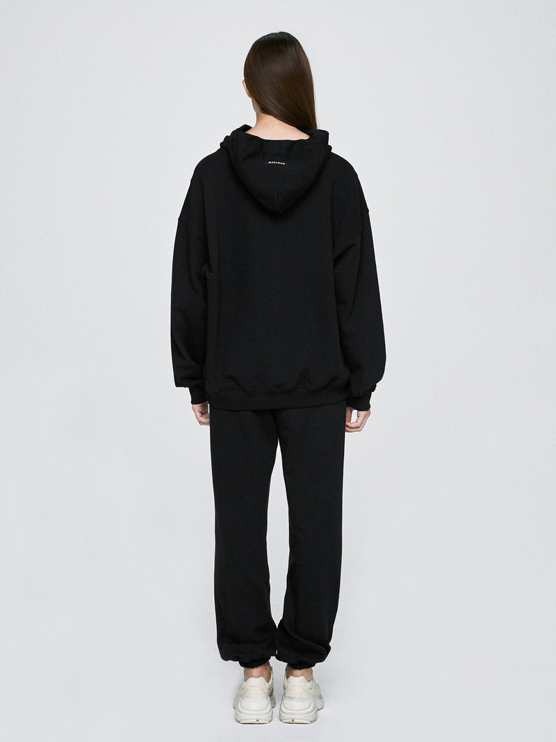 ディープリーク(DPRIQUE)   LOGO HOODIE - BLACK