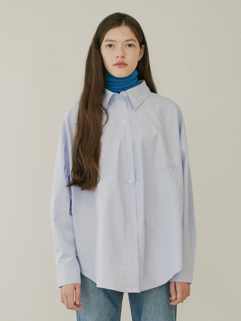 TMO BY 13MONTH（ティーエムオーバイサーティンマンス）OVERSIZED LOGO SHIRT (SKY BLUE)