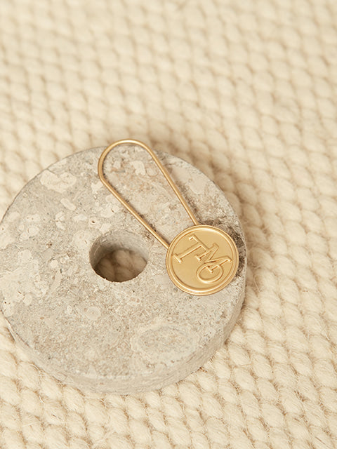 TMO BY 13MONTH（ティーエムオーバイサーティンマンス）TMO BROACH (GOLD)