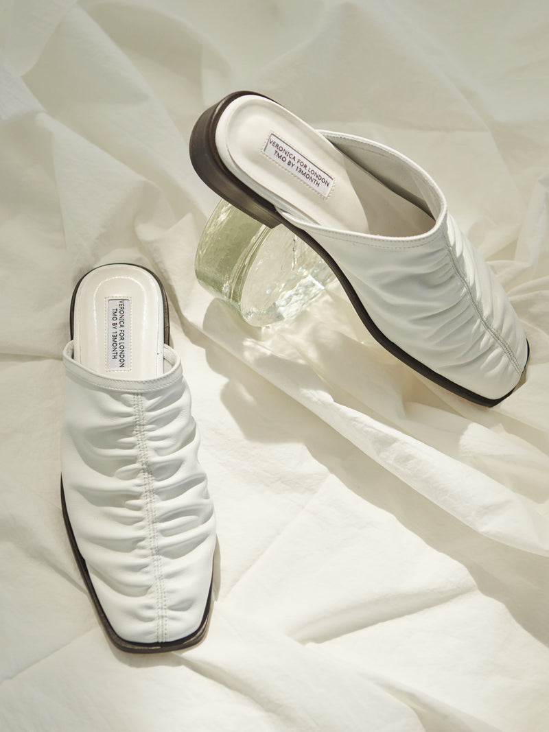 TMO BY 13MONTH（ティーエムオーバイサーティンマンス）[VERONICA X TMO] SHIRRING BLOAFER (WHITE)