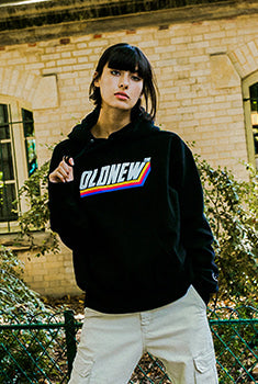 シディスコンマ(SHETHISCOMMA) OLDNEW HOOD T