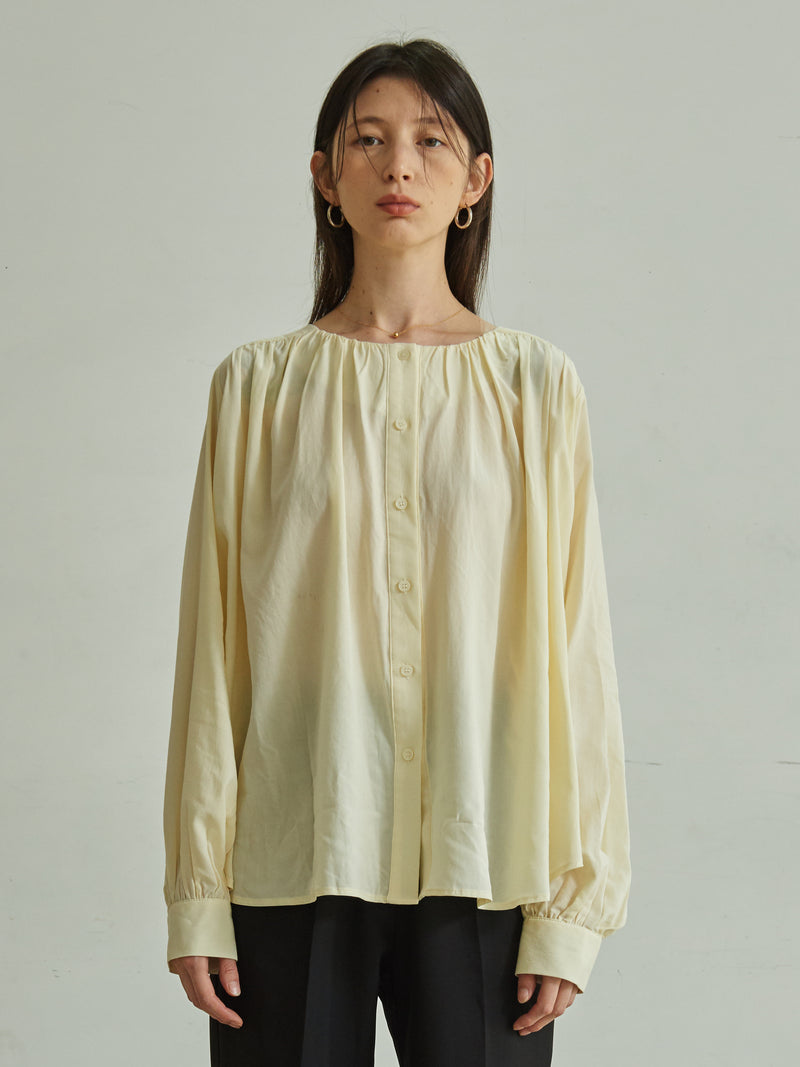 TMO BY 13MONTH（ティーエムオーバイサーティンマンス）LONG SLEEVE SHIRRING BLOUSE (IVORY)