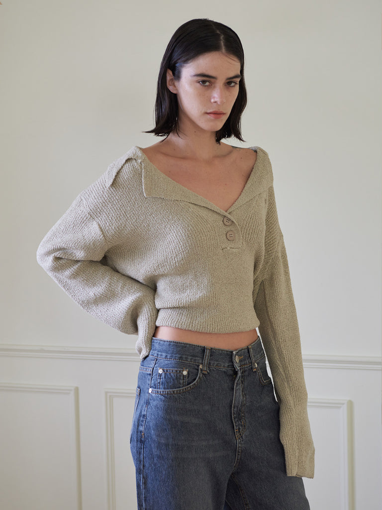 TMO BY 13MONTH（ティーエムオーバイサーティンマンス）BACKLESS COLLARED KNIT (BEIGE)