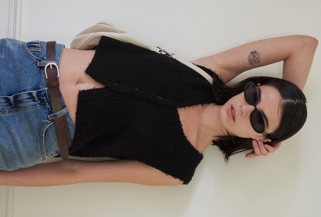 TMO BY 13MONTH（ティーエムオーバイサーティンマンス）BUTTONED KNIT VEST (BLACK)