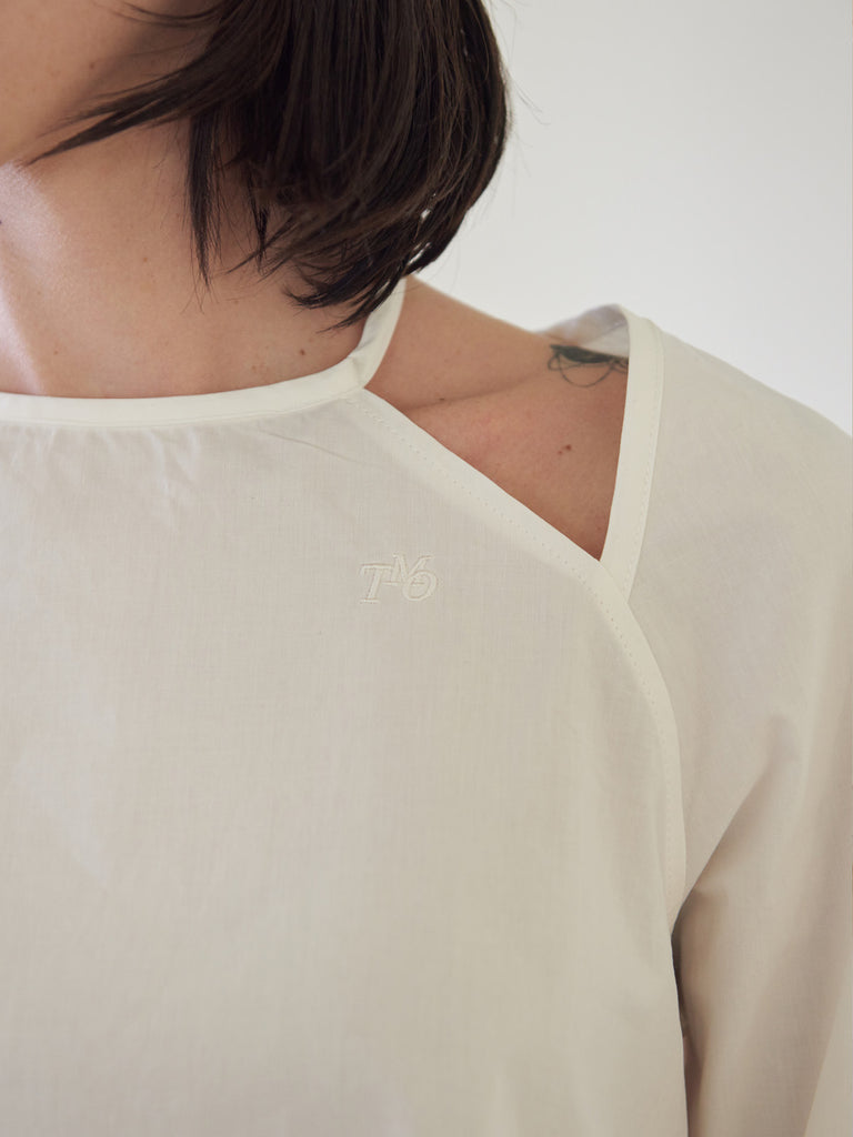 TMO BY 13MONTH（ティーエムオーバイサーティンマンス）HALTER NECK BLOUSE (WHITE)