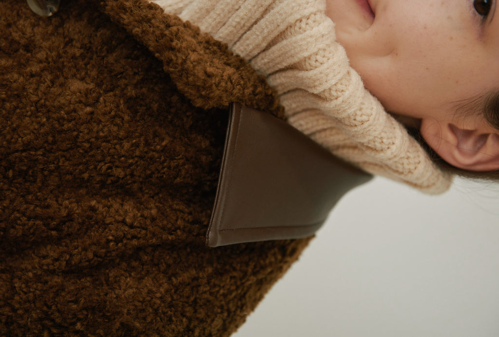 TMO BY 13MONTH（ティーエムオーバイサーティンマンス）LEATHER COLLARED FLEECE JACKET (BROWN)