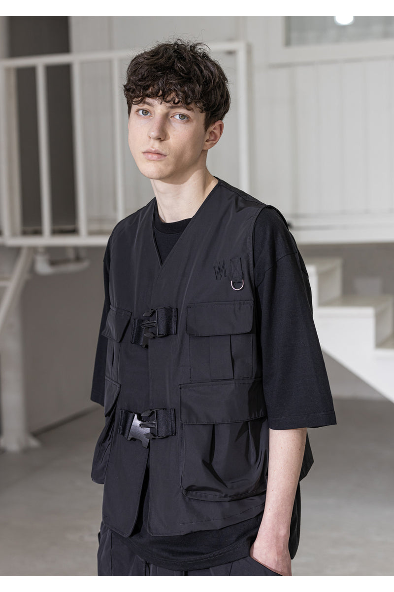 メスノウン(MASSNOUN) CI LOGO TECH BUCKLE VEST MSZVT001-BK
