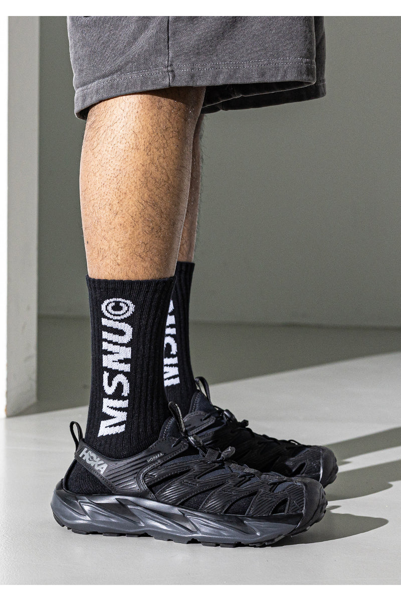 マスノウン(MASSNOUN) MNGU LOGO SOCKS MUZAS001-BK