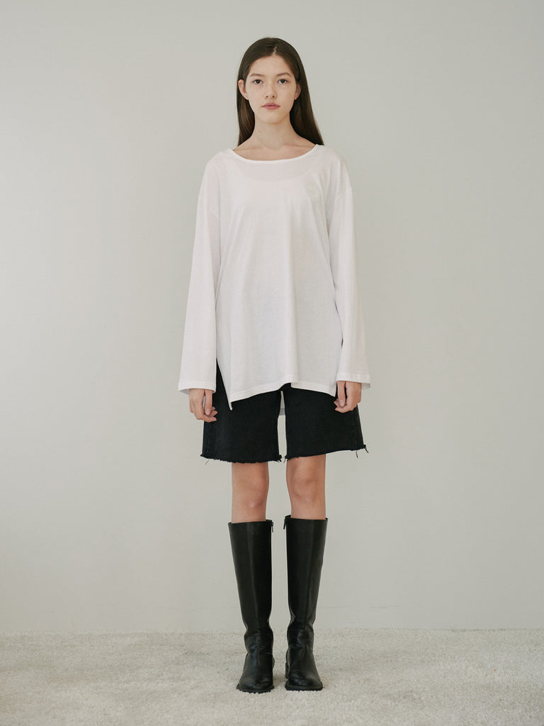 TMO BY 13MONTH（ティーエムオーバイサーティンマンス）SIDE SLIT T-SHIRT (WHITE)