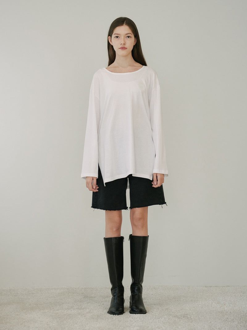 TMO BY 13MONTH（ティーエムオーバイサーティンマンス）SIDE SLIT T-SHIRT (WHITE)