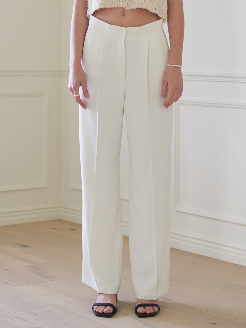 TMO BY 13MONTH（ティーエムオーバイサーティンマンス）ONE TUCK SLACKS (WHITE)