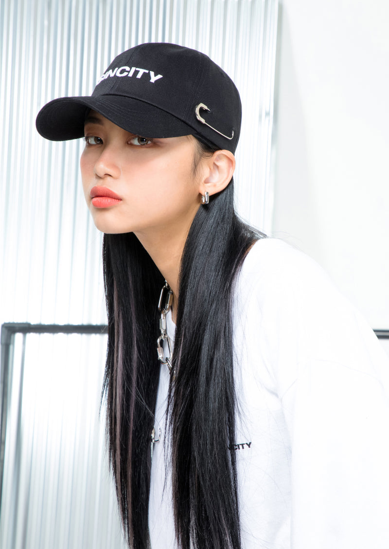SINCITY (シンシティ) Sincity logo cap white/black