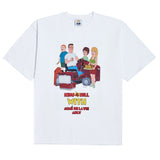 アクメドラビ(acme' de la vie)   BACKYARD FAMILY - WHITE SHORT SLEEVE T-SHIRT