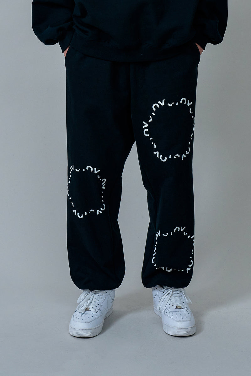 オーワイ(OY) ROUND LOGO JOGGER PANTS-BLACK