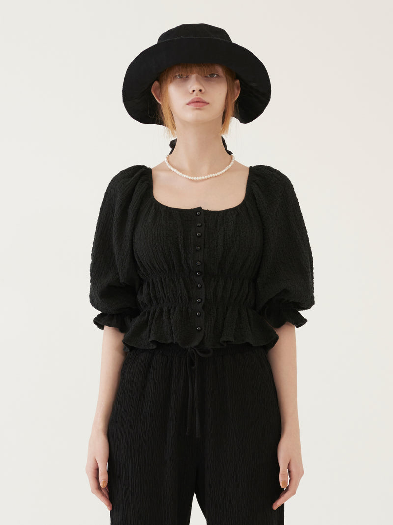 TMO BY 13MONTH（ティーエムオーバイサーティンマンス）SHIRRING SQUARE BLOUSE (BLACK)