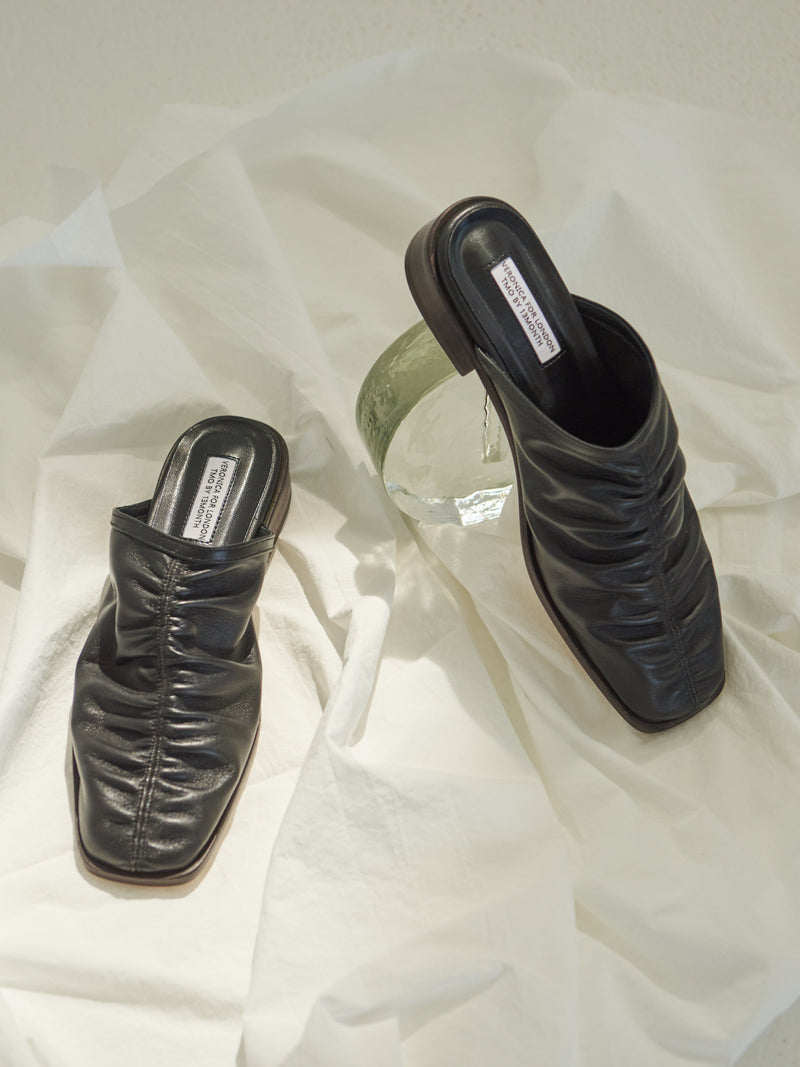 TMO BY 13MONTH（ティーエムオーバイサーティンマンス）[VERONICA X TMO] SHIRRING BLOAFER (BLACK)