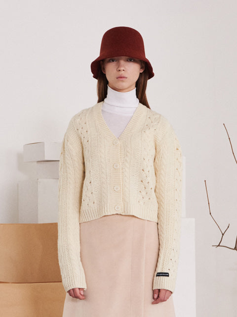 TMO BY 13MONTH（ティーエムオーバイサーティンマンス）TWISTED SHORT WOOL CARDIGAN (IVORY)