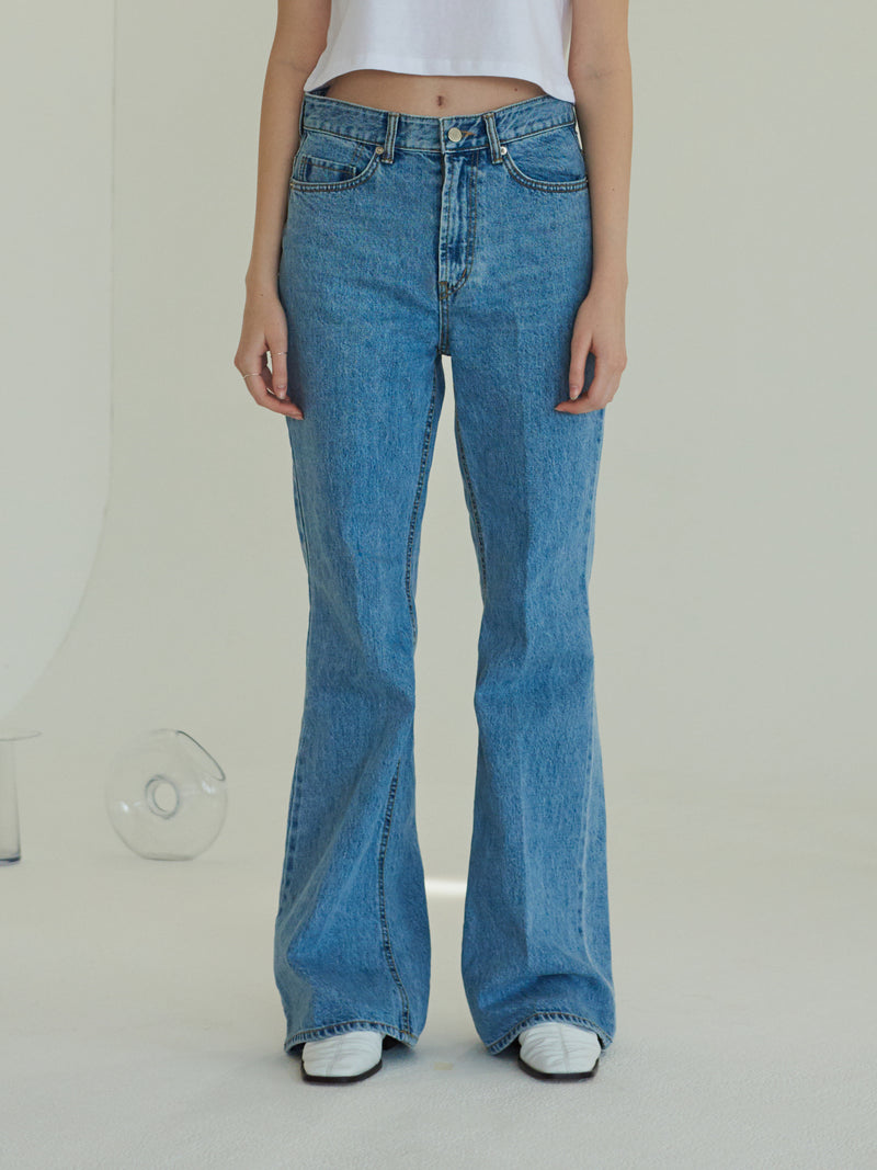 TMO BY 13MONTH（ティーエムオーバイサーティンマンス）BOOTCUT JEANS (LIGHT BLUE)