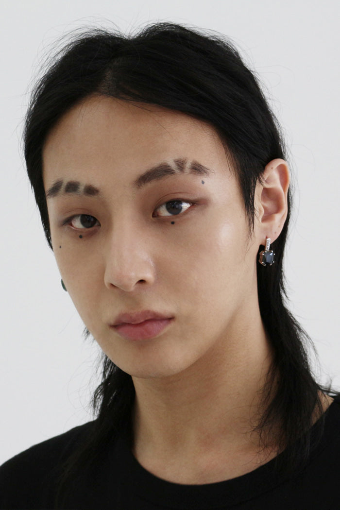 BLACKPURPLE (ブラックパープル) dropping square cubic earring_black